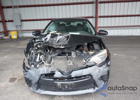 2015 Toyota Corolla Le z USA, uszkodzony, nr VIN 5YFBURHE7FP328595